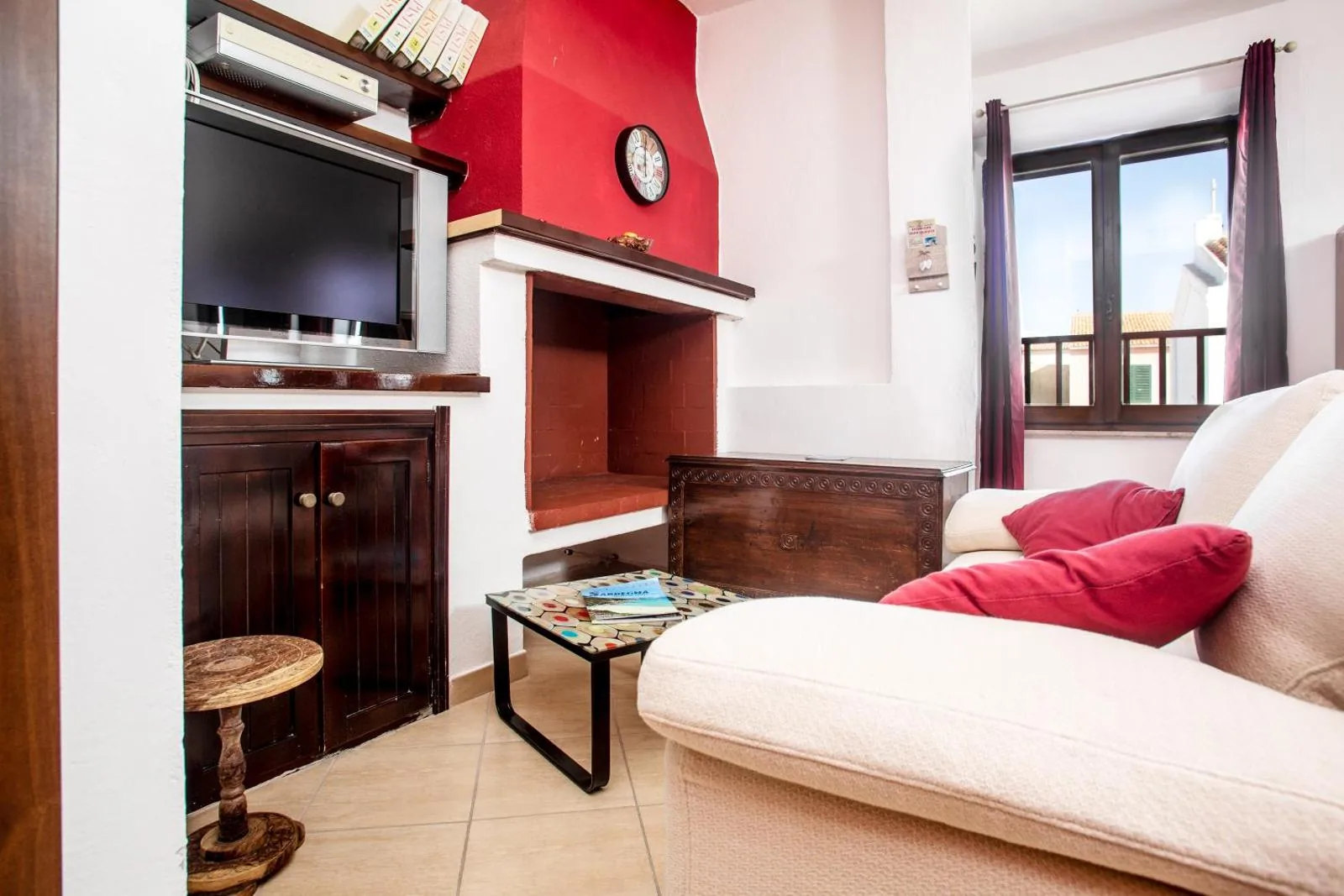 Casa Santa Lucia — Angolo TV